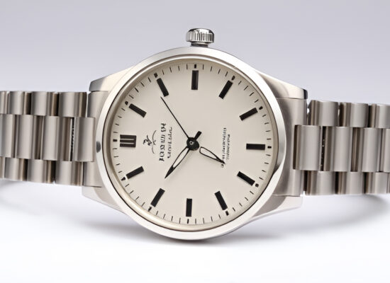 Eternamatic_170_t_b_3003_watch_with_integrated_bracelet_A_Timeless_Classic